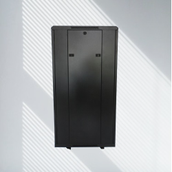 Baie sur Pied Réseau 32U – 600×600mm (Armoire Serveur)