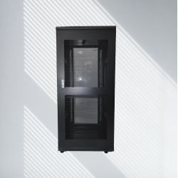 Baie sur Pied Réseau 32U – 600×800mm (Armoire Serveur)